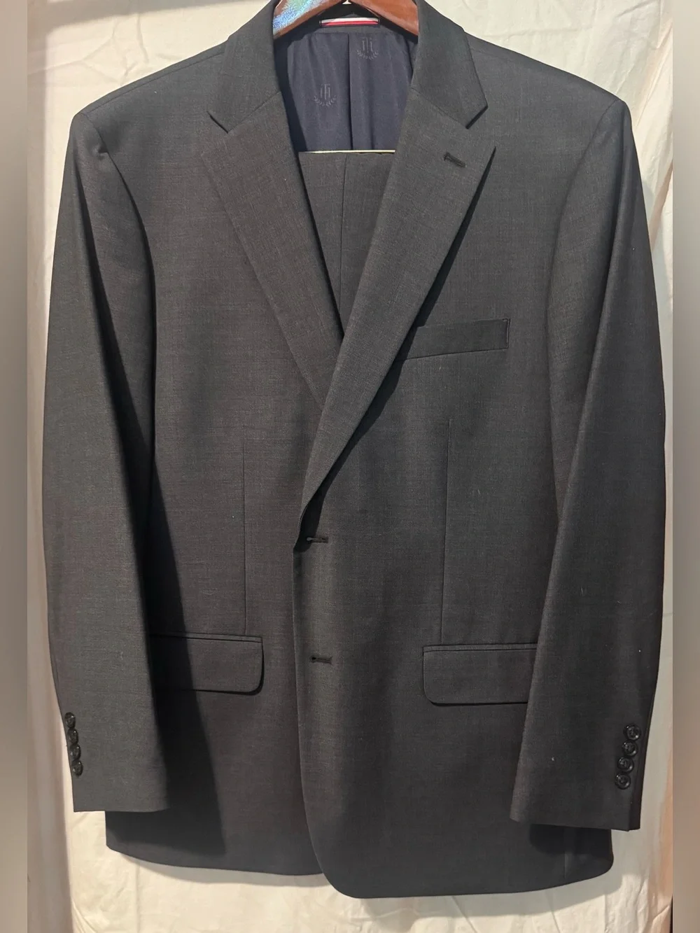 Men's Tailored Dark Gray Two-Button Suit Blazer